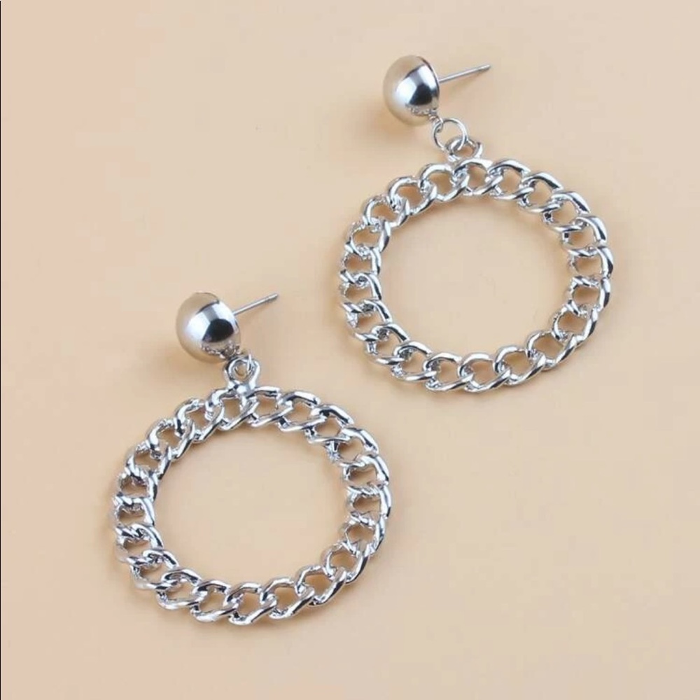• Ava • Chain Link Earrings - Picture 4 of 4